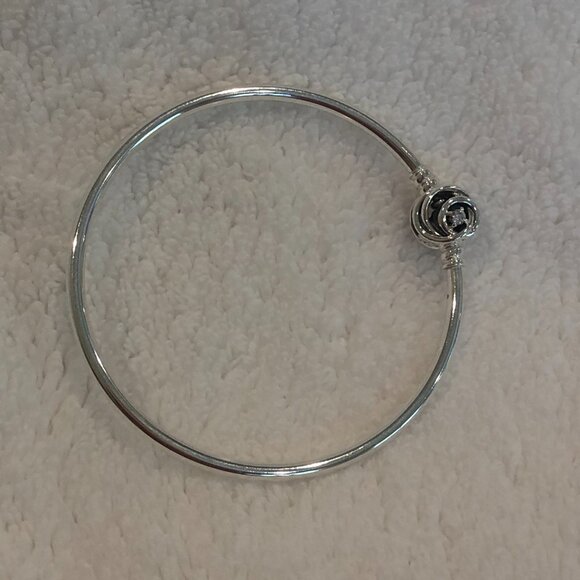 NWT (Box) Pandora Moments Encircled Clasp Bangle Sterling Silver 6.7 in - Picture 5 of 13